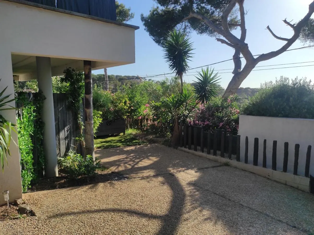 Villa Le M Six-Fours-les-Plages 0*,  France